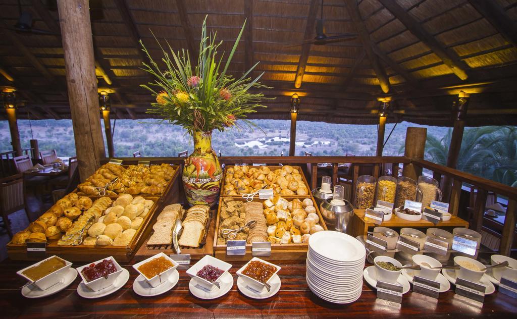 Victoria Falls Safari Lodge Ngoại thất bức ảnh